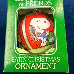 Snoopy & Friends “Happy Holidays” VTG 1965 Peanuts Satin Ball Christmas Ornament